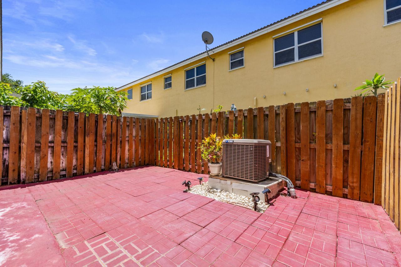 934 NE 42nd Terrace, Homestead, FL 33033 Photo