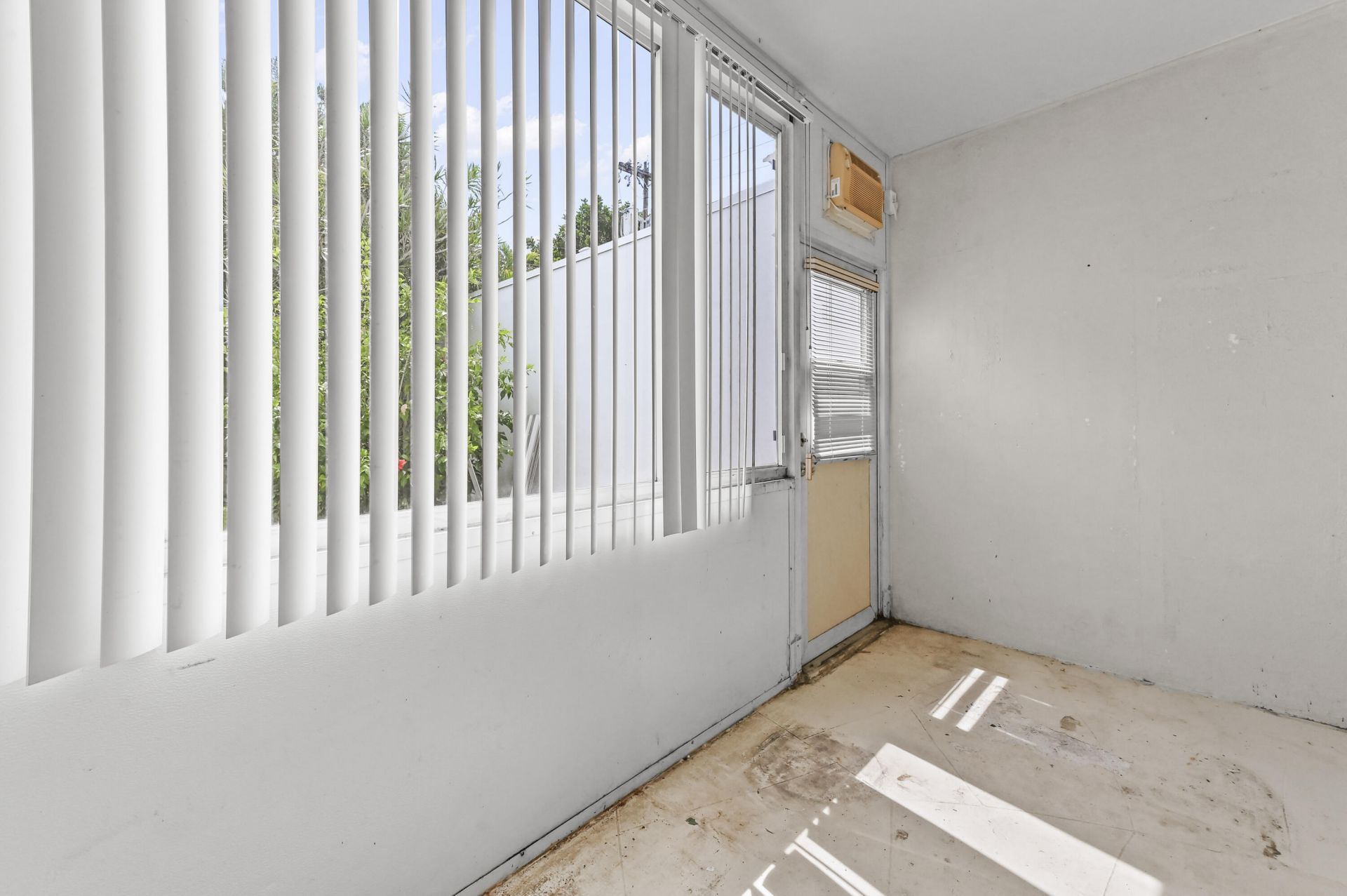 1950 Lake Osborne Drive, Unit 9, Lake Worth Beach, FL 33461 Photo
