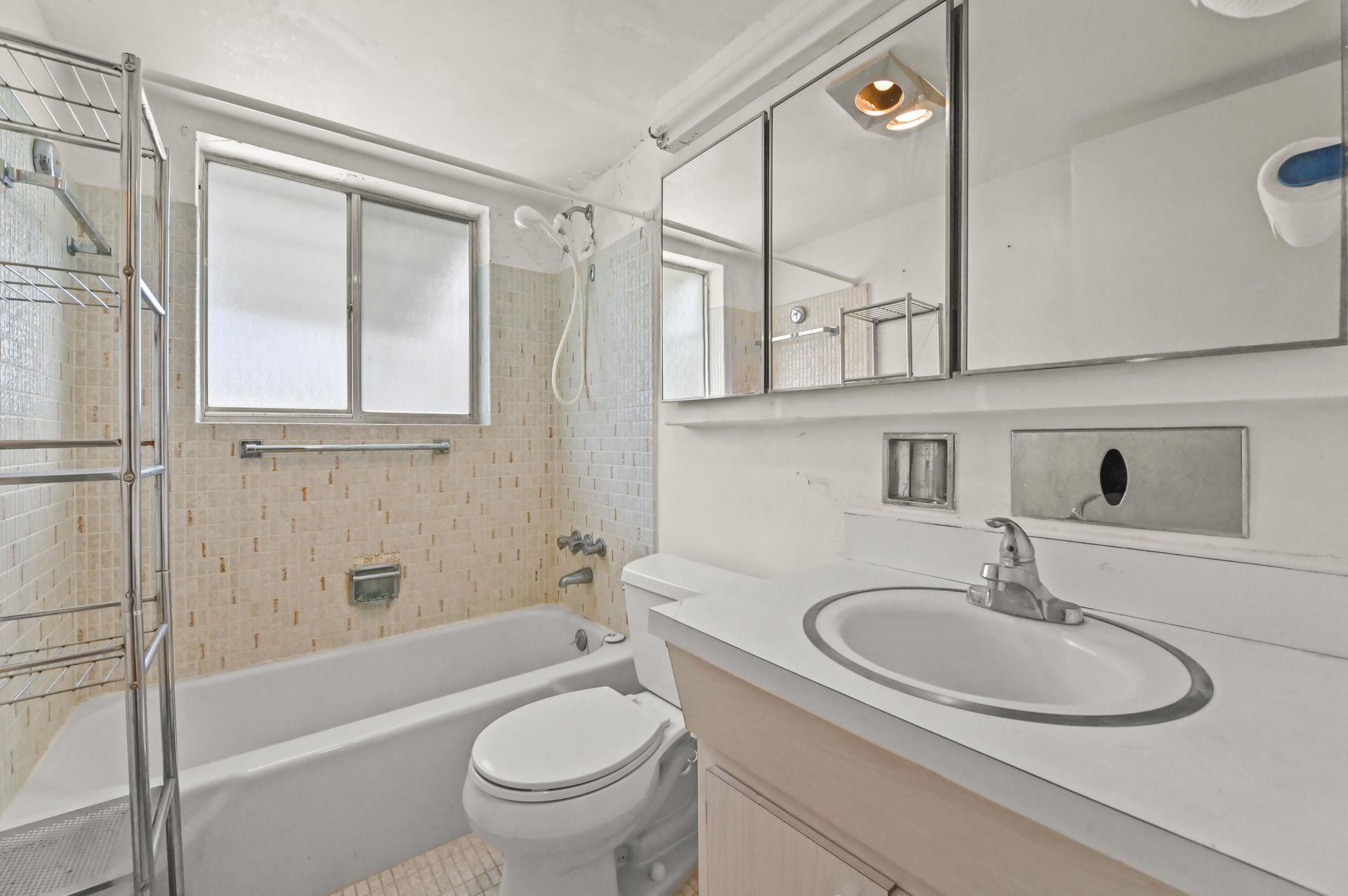 1950 Lake Osborne Drive, Unit 9, Lake Worth Beach, FL 33461 Photo