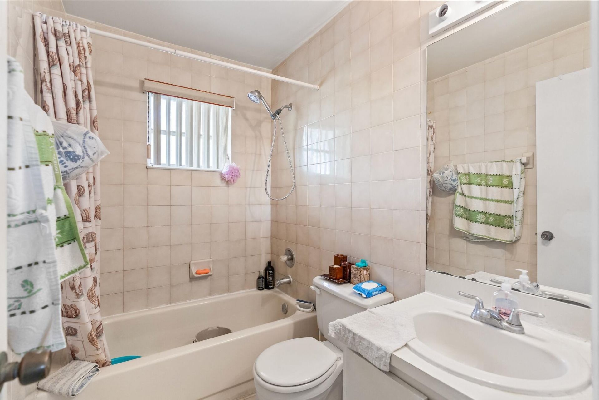 8039 Lake Drive, Unit 205, Doral, FL 33166 Photo