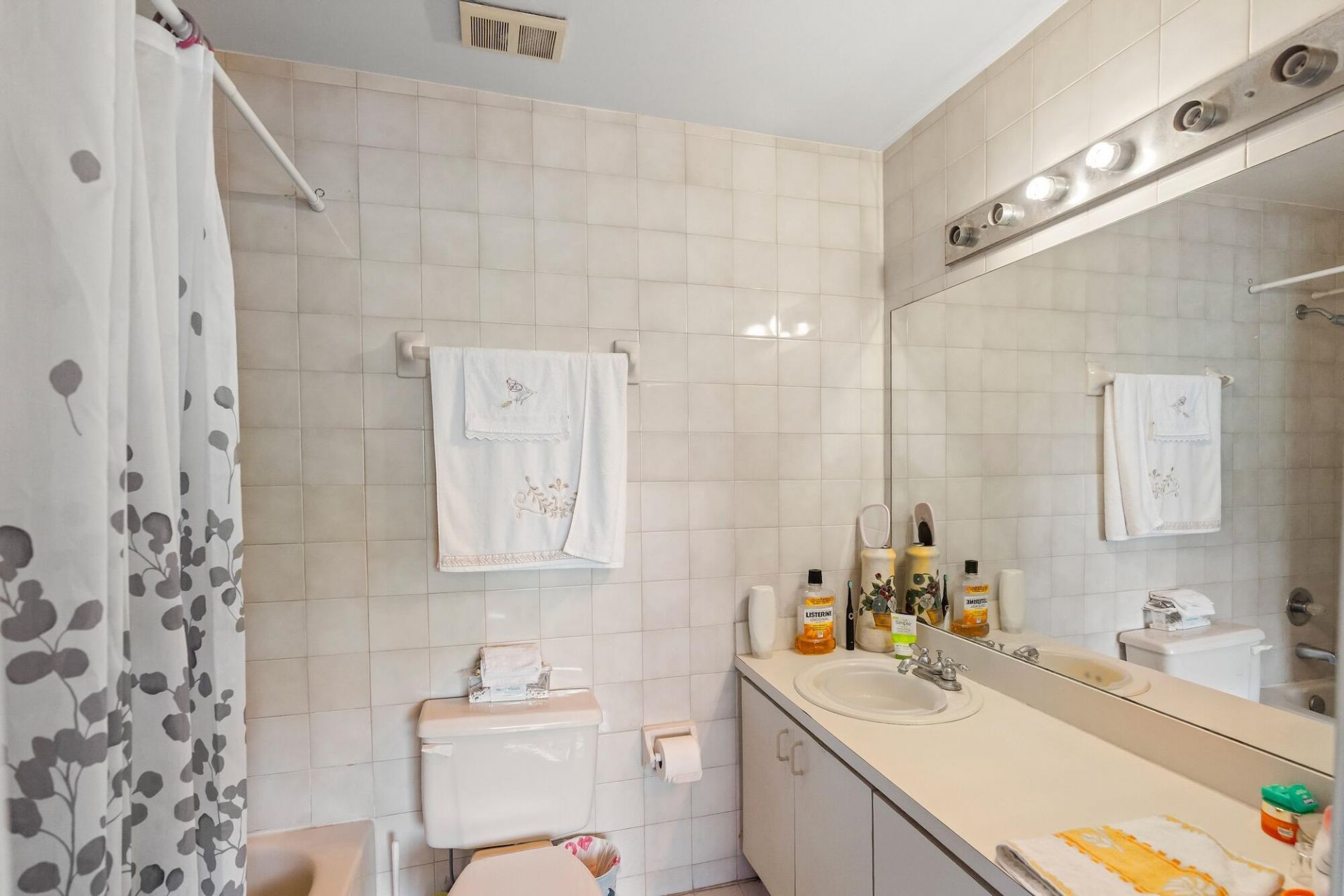 8039 Lake Drive, Unit 205, Doral, FL 33166 Photo