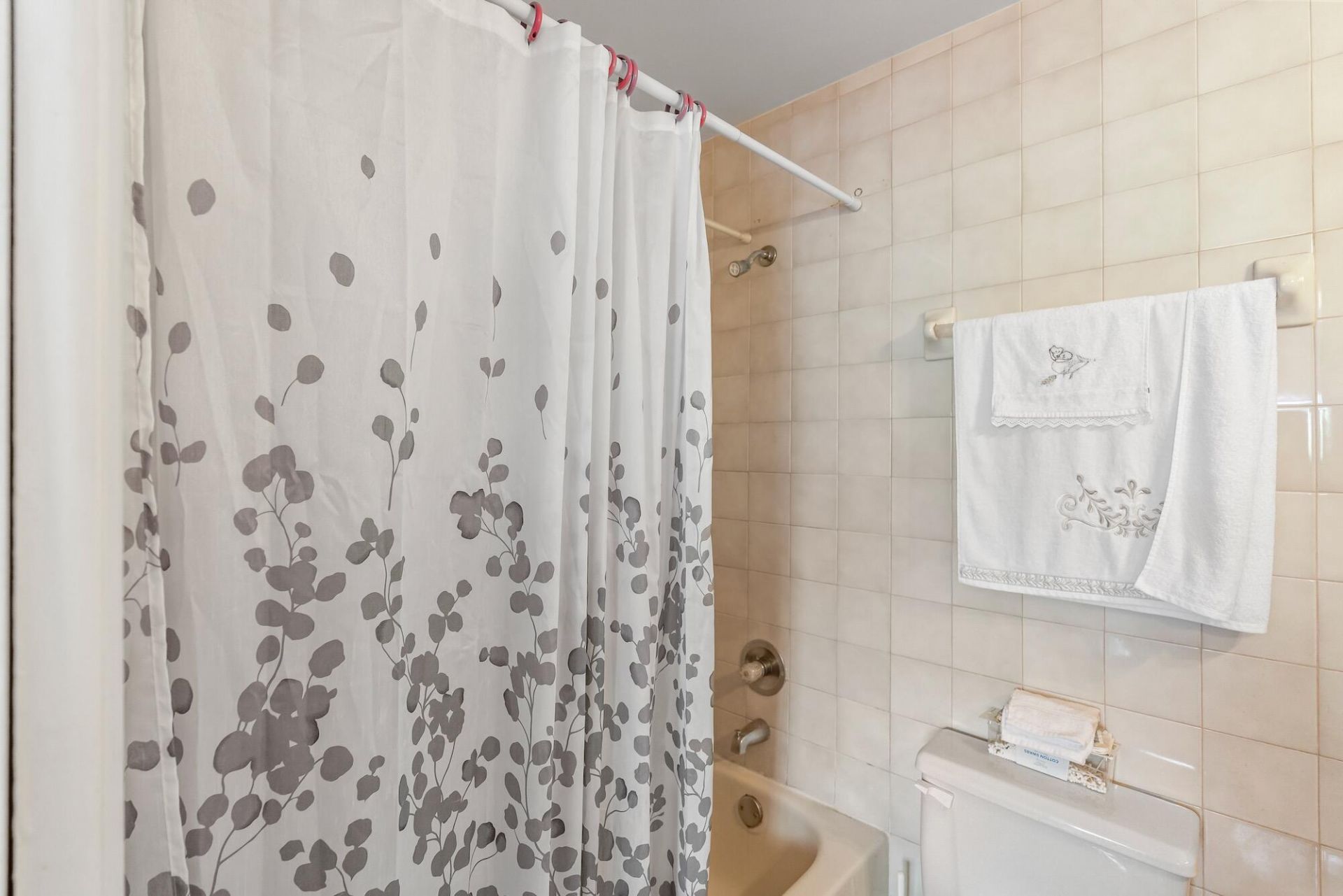 8039 Lake Drive, Unit 205, Doral, FL 33166 Photo