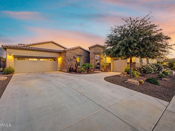 17913 W REDWOOD Lane, Goodyear, AZ 85338