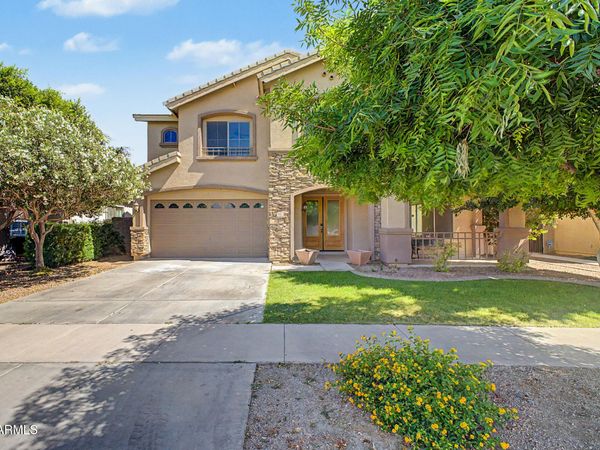 8801 W PALMAIRE Avenue, Glendale, AZ 85305