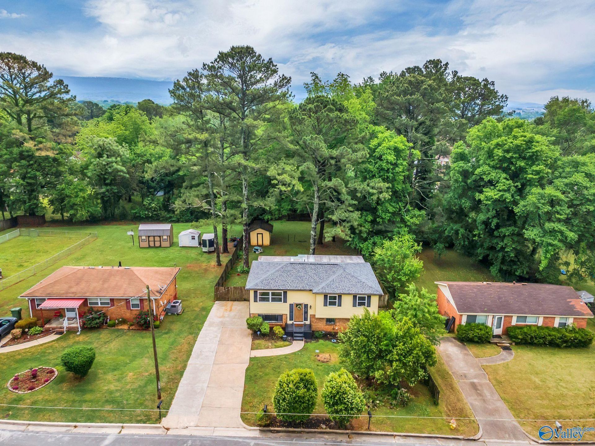 2723 Monticello Drive Nw, Huntsville, AL 35810 Main Photo