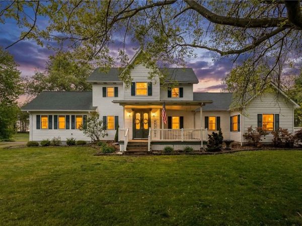 725 New Castle Mercer Road, Mercer, PA 16137