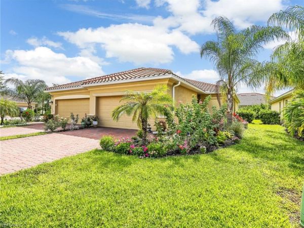 1637 Alameda DR, NAPLES, FL 34120