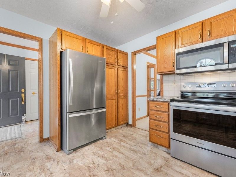 444 Shannon Drive, Wadsworth, OH 44281 Photo 11