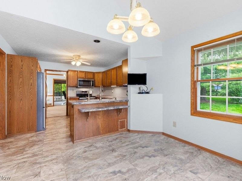 444 Shannon Drive, Wadsworth, OH 44281 Photo 13