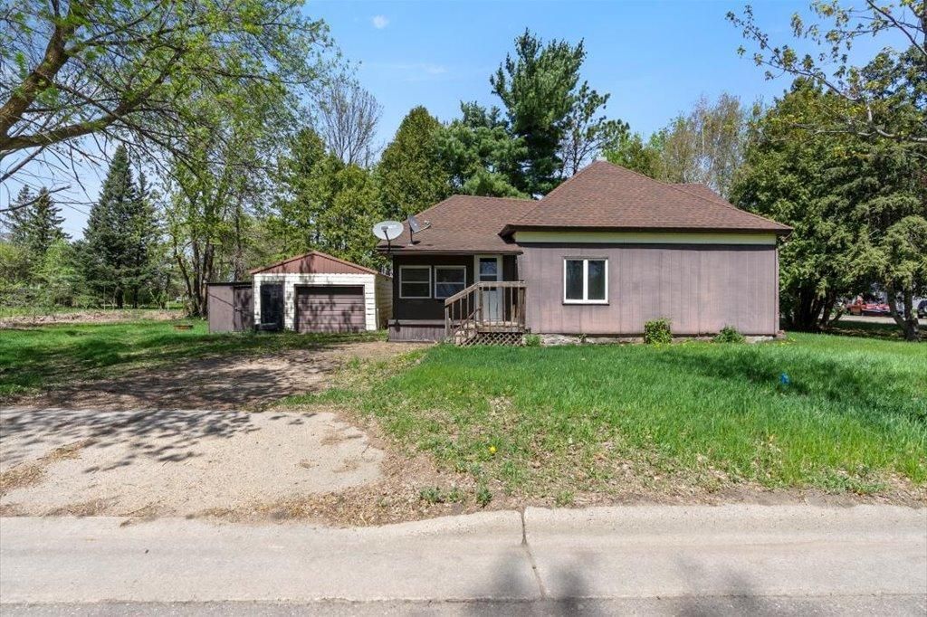 323 4th Street SE, Staples, MN 56479