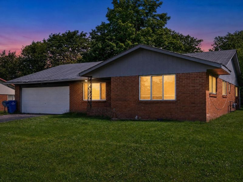 58 Huber Village Boulevard, Westerville, OH 43081 Photo 6