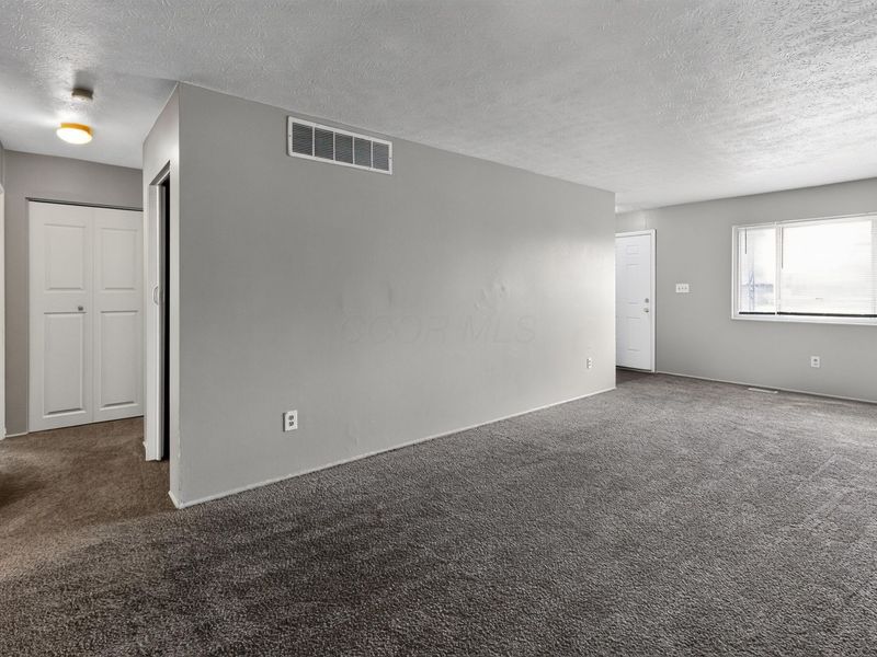 58 Huber Village Boulevard, Westerville, OH 43081 Photo 9
