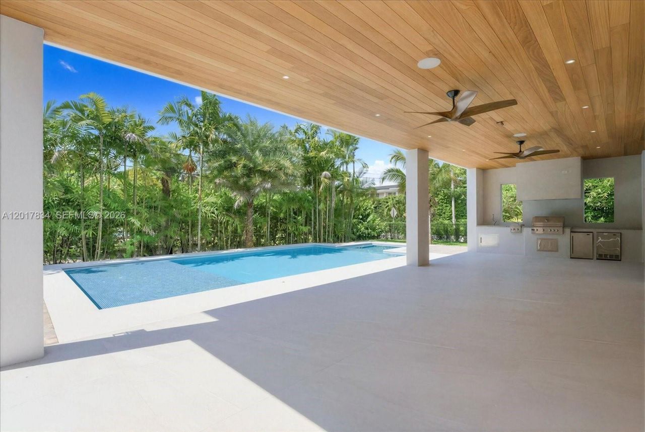 5890 SW 82nd St, South Miami, FL 33143 Photo