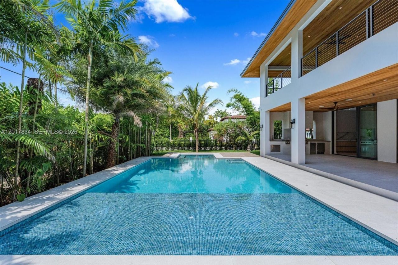5890 SW 82nd St, South Miami, FL 33143 Photo