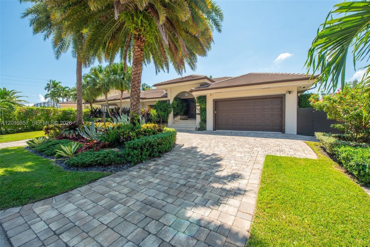 3444 NE 167th St , North Miami Beach, FL 33160 Photo