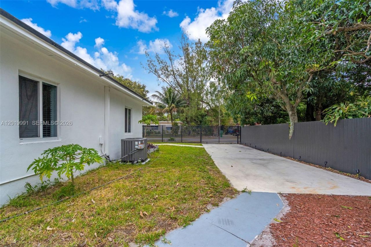 Please Call For Address, Miami, FL 33168 Photo