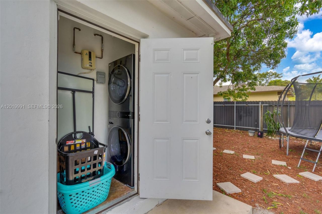 Please Call For Address, Miami, FL 33168 Photo