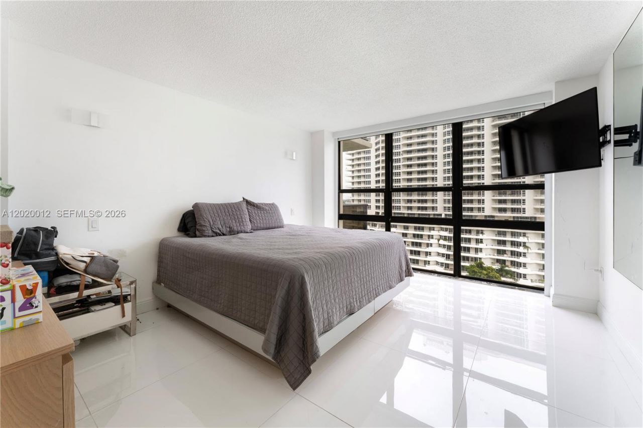600 NE 36th St , Unit 1111, Miami, FL 33137 Photo