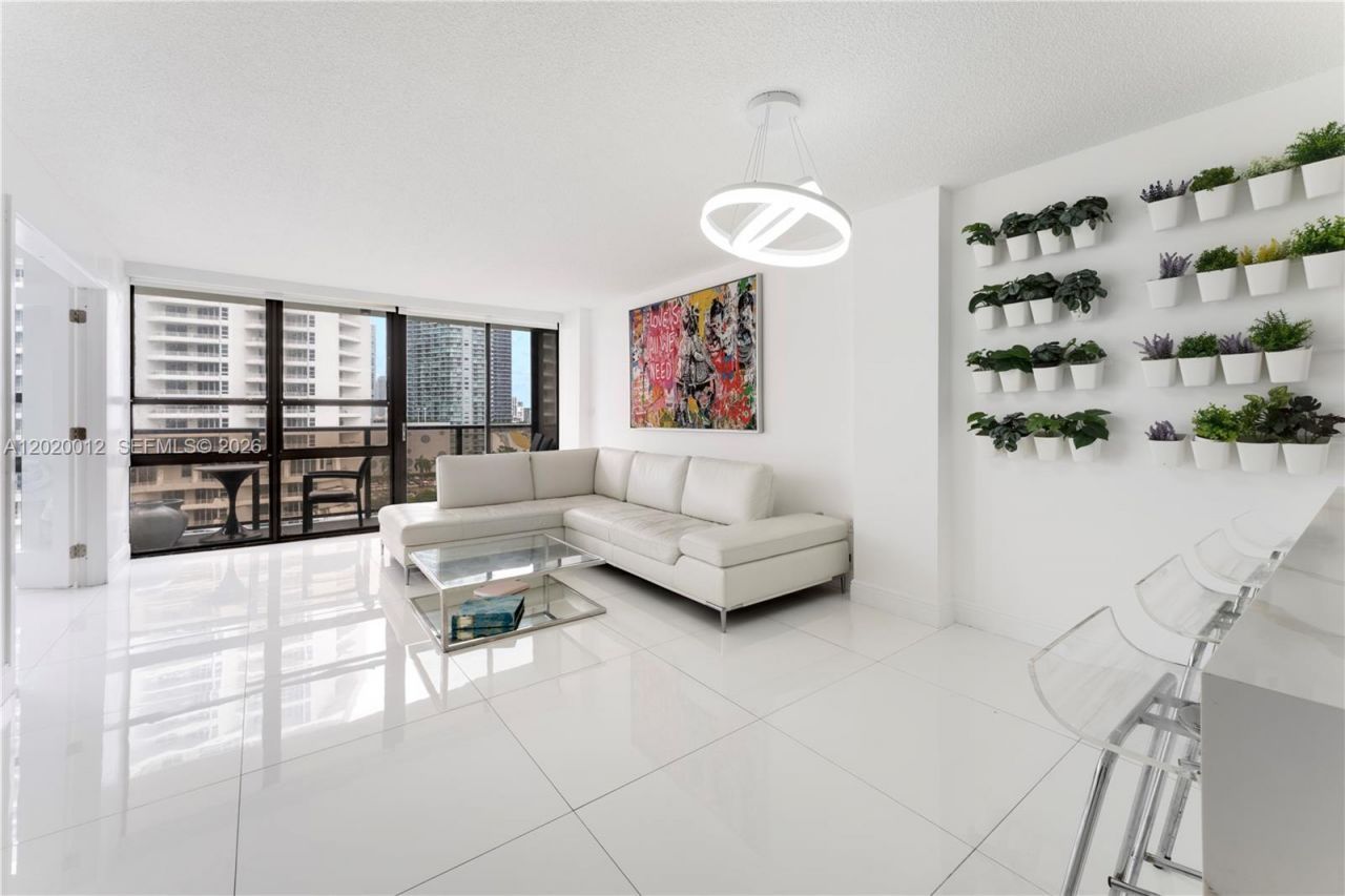 600 NE 36th St , Unit 1111, Miami, FL 33137 Photo