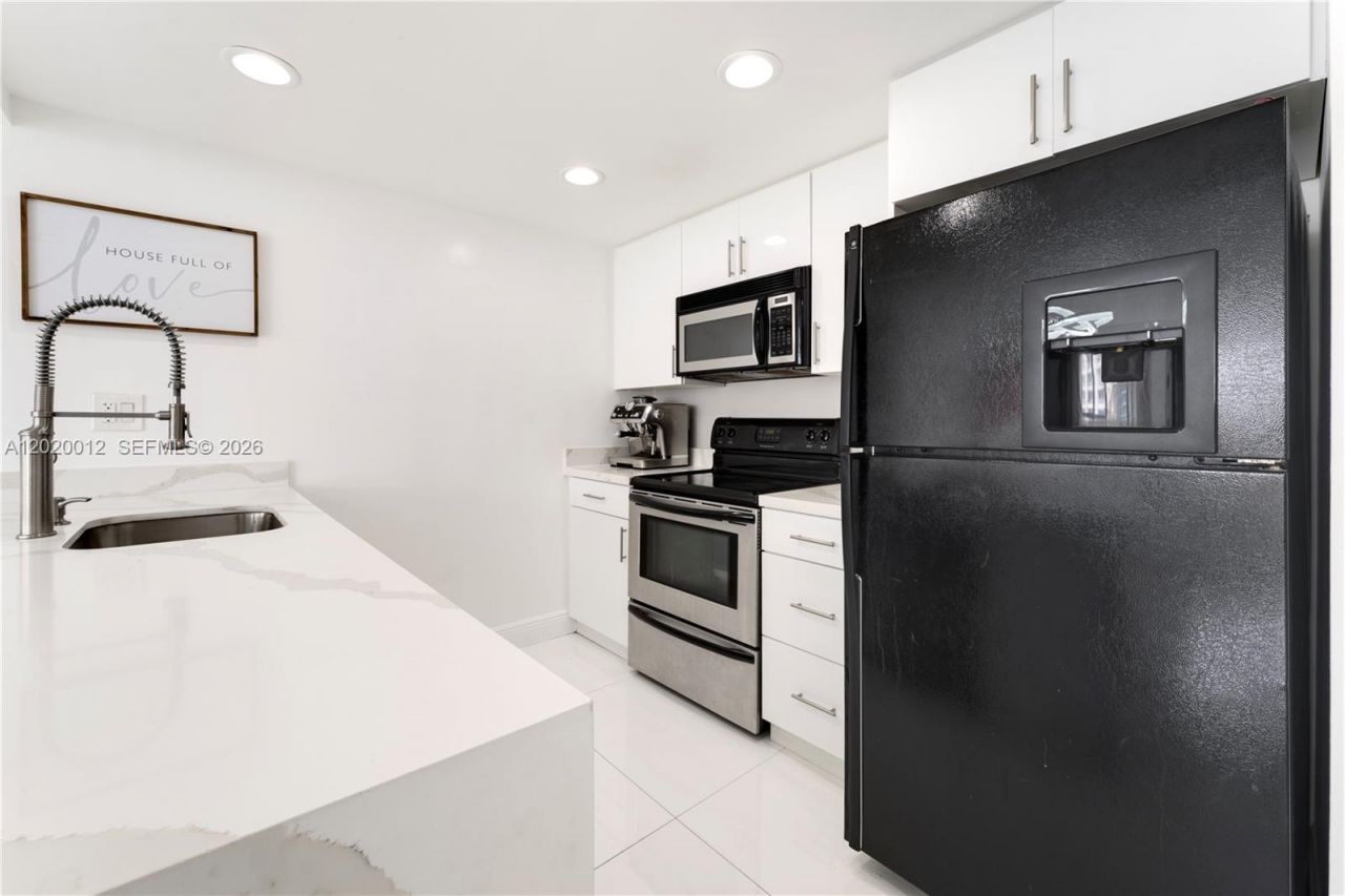 600 NE 36th St , Unit 1111, Miami, FL 33137 Photo