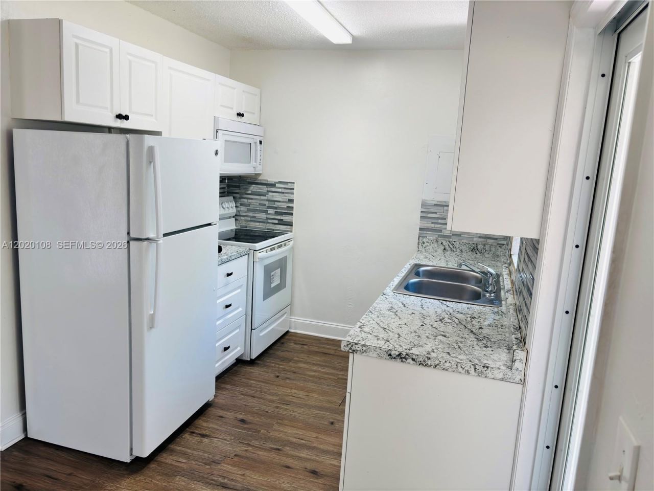 9820 Caribbean Blvd, Cutler Bay, FL 33189 Photo