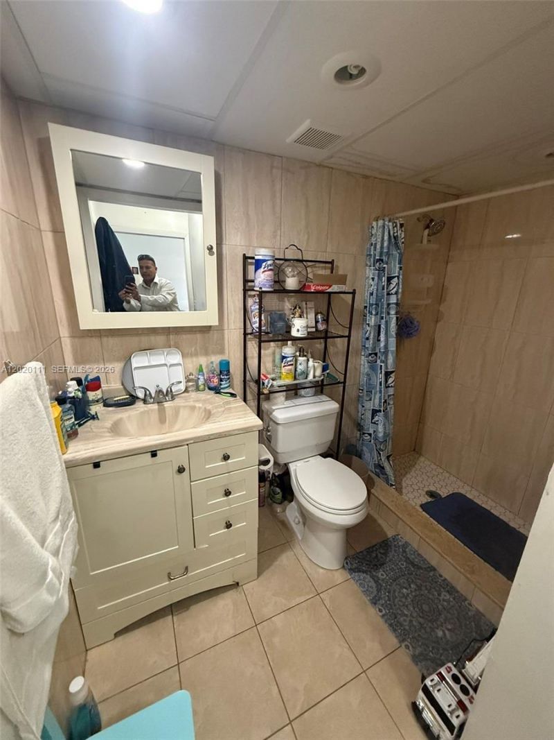 6780 W 2nd Ct, Unit 313, Hialeah, FL 33012 Photo