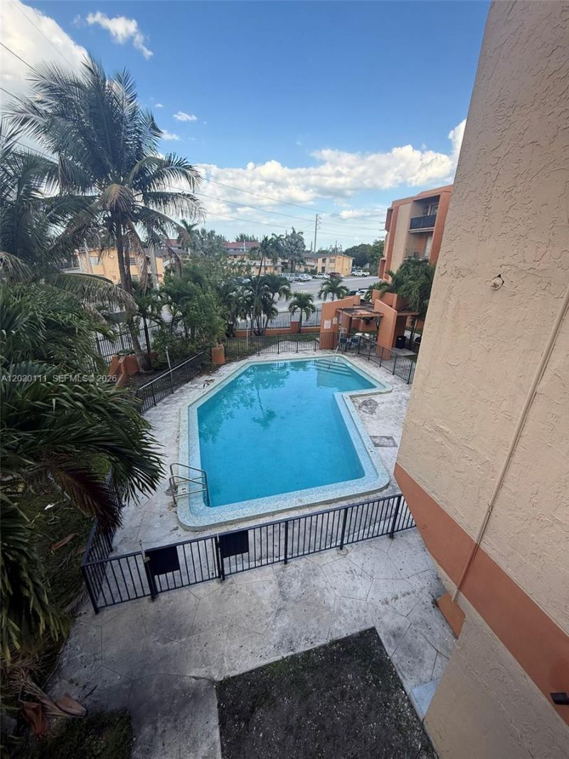 6780 W 2nd Ct, Unit 313, Hialeah, FL 33012 Photo