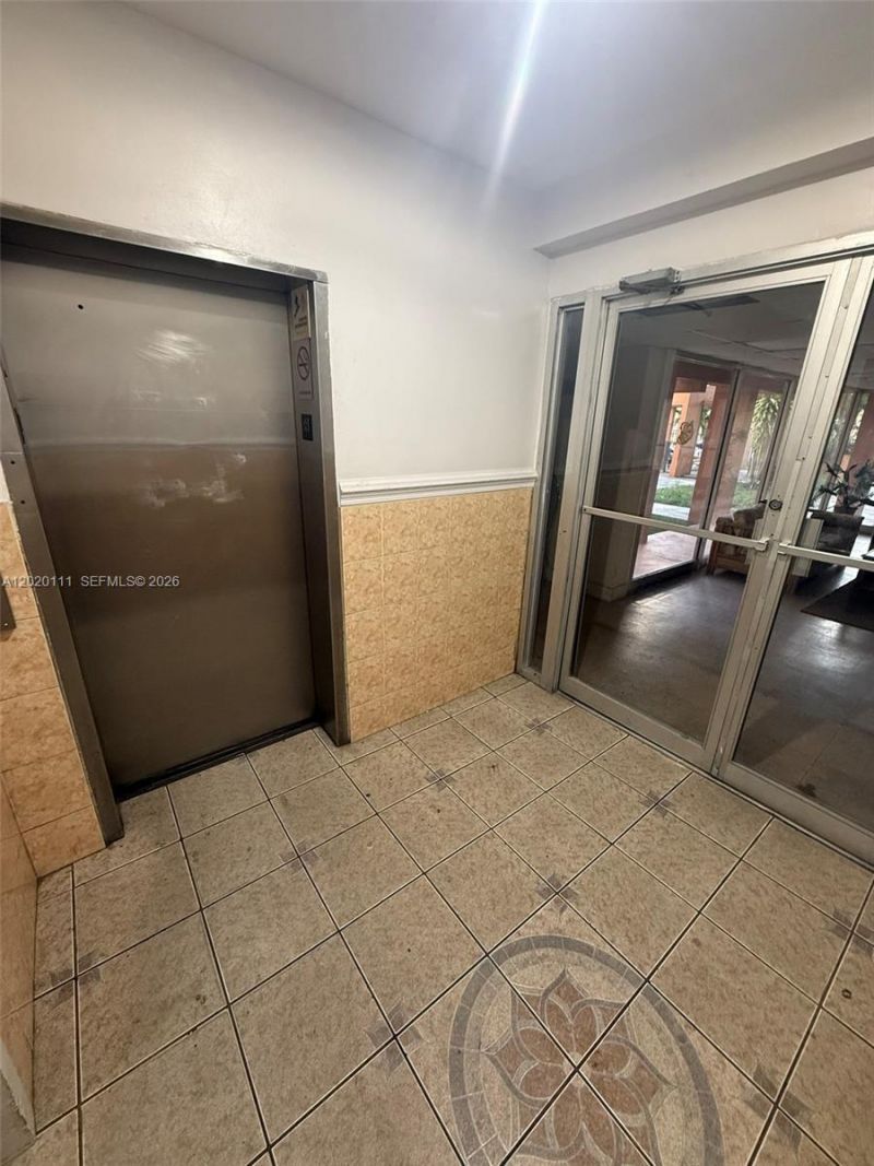 6780 W 2nd Ct, Unit 313, Hialeah, FL 33012 Photo