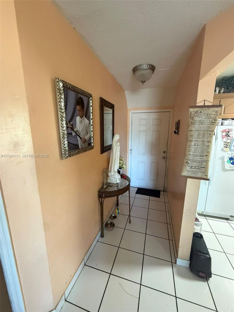6780 W 2nd Ct, Unit 313, Hialeah, FL 33012 Photo