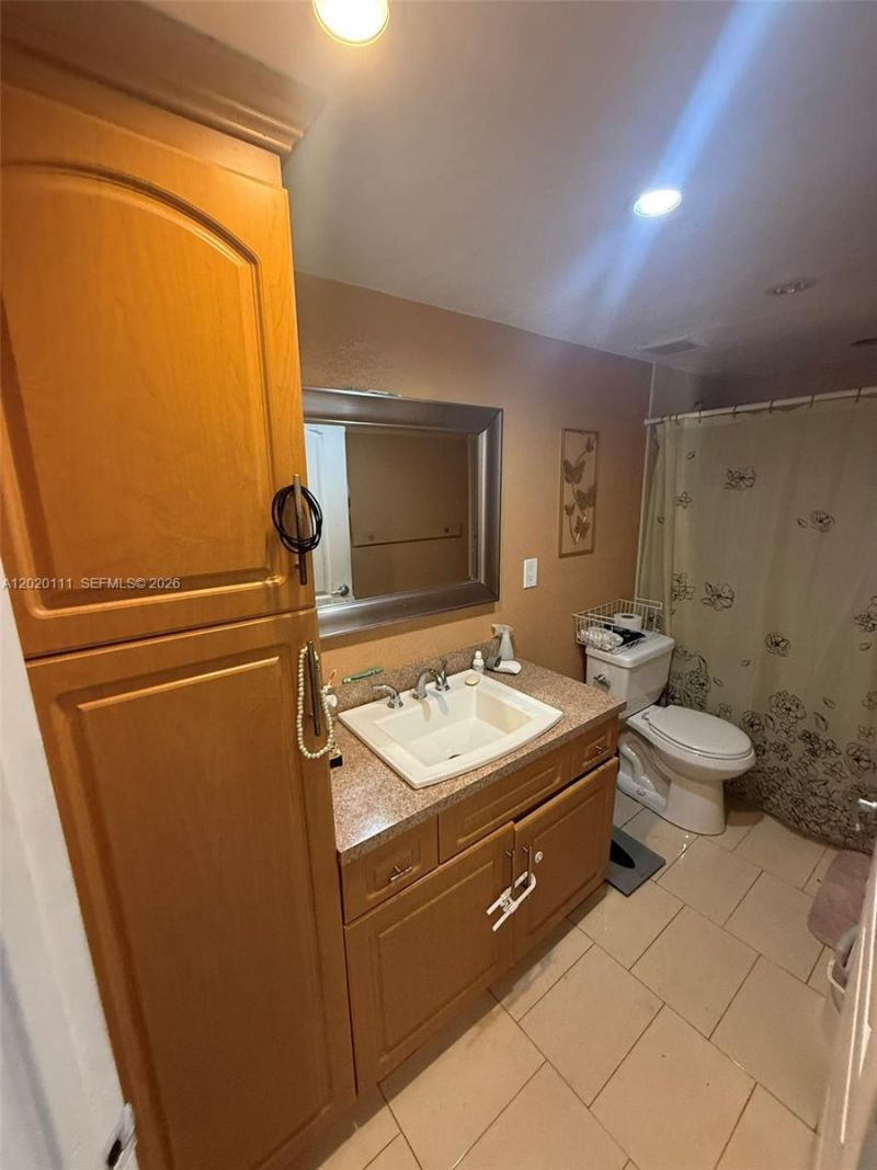 6780 W 2nd Ct, Unit 313, Hialeah, FL 33012 Photo
