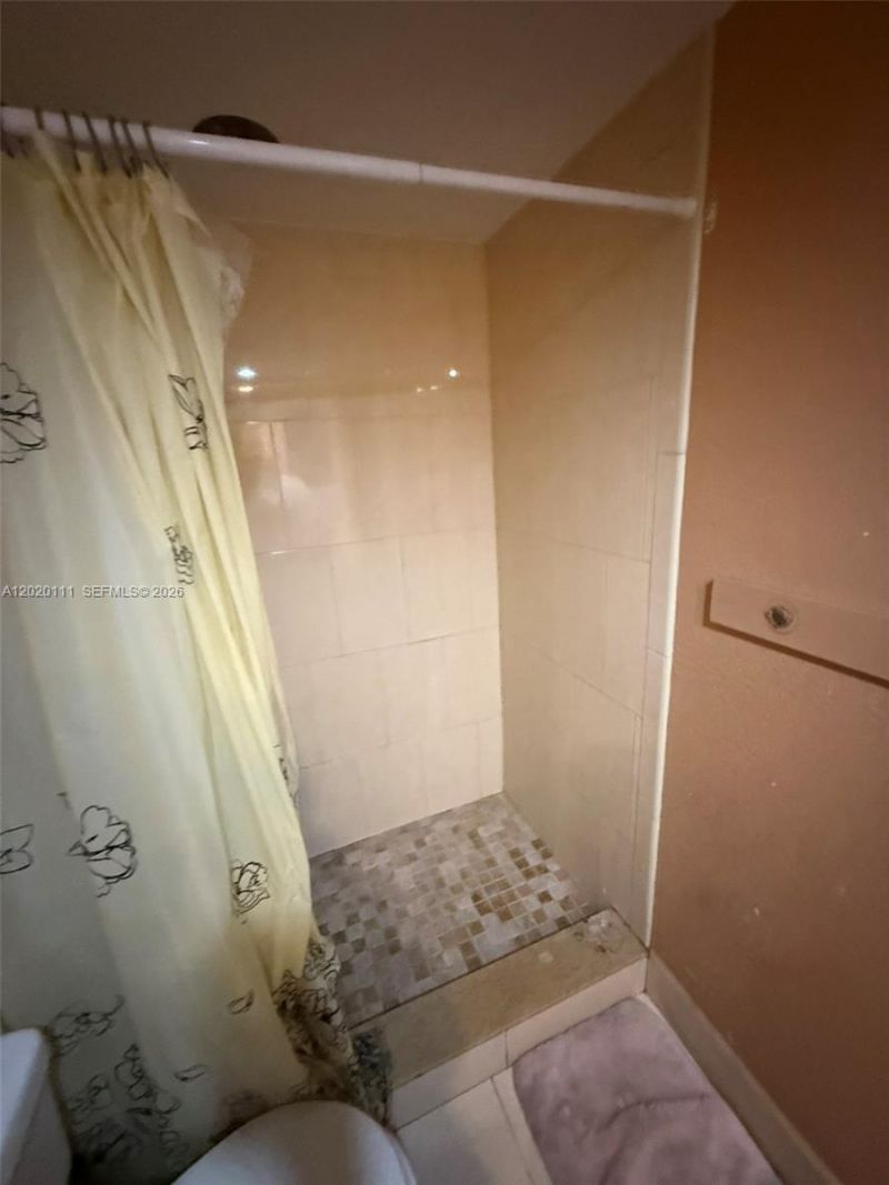 6780 W 2nd Ct, Unit 313, Hialeah, FL 33012 Photo