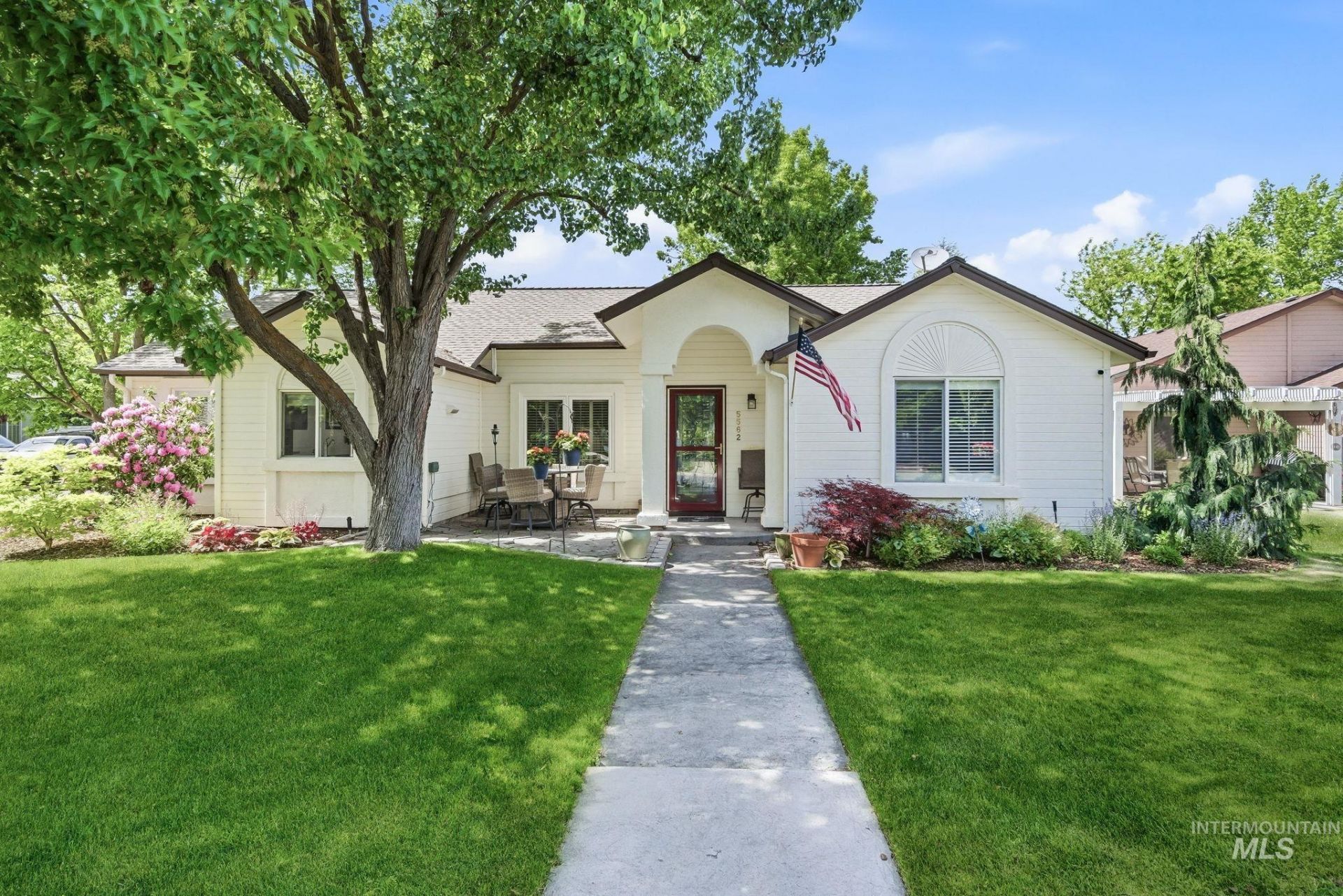5562 Beachfront Lane, Boise, ID 83703 Main Photo