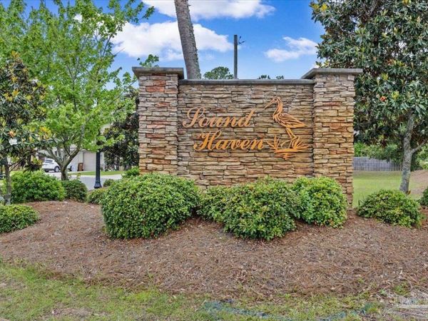 1742 Sound Haven Ct, Navarre, FL 32566