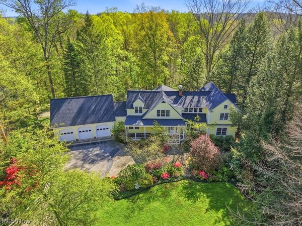 50 Park Lane , Chagrin Falls, OH 44022