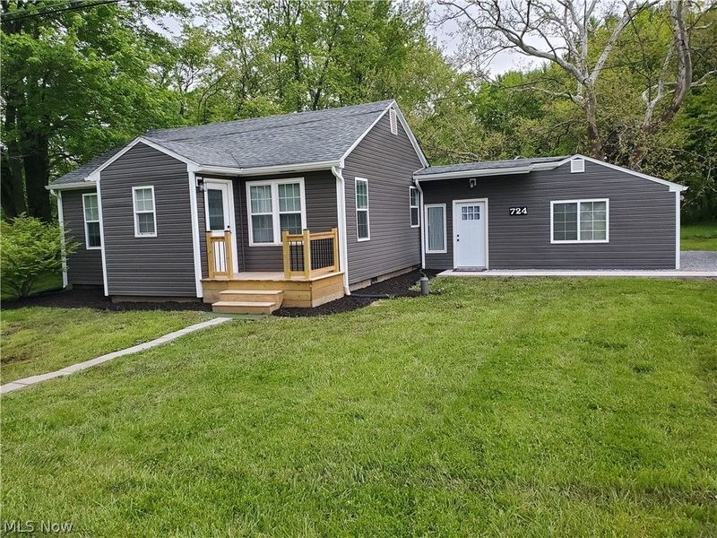 724 Briggs Road, Leavittsburg, OH 44430 Photo 1