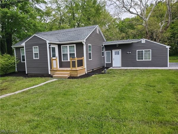 724 Briggs Road, Leavittsburg, OH 44430