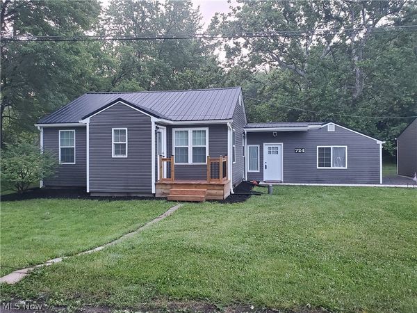 724 Briggs Road, Leavittsburg, OH 44430