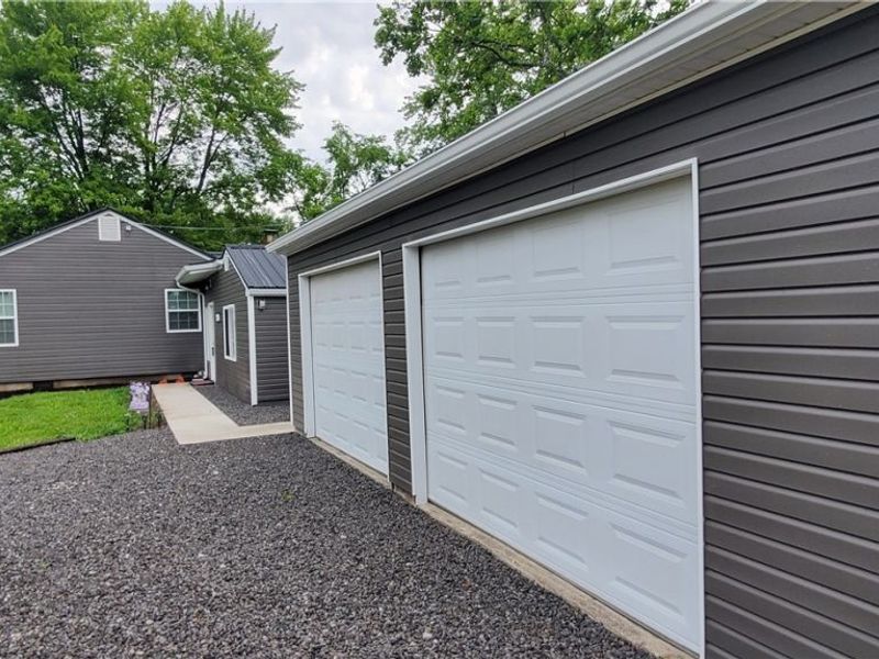 724 Briggs Road, Leavittsburg, OH 44430 Photo 2