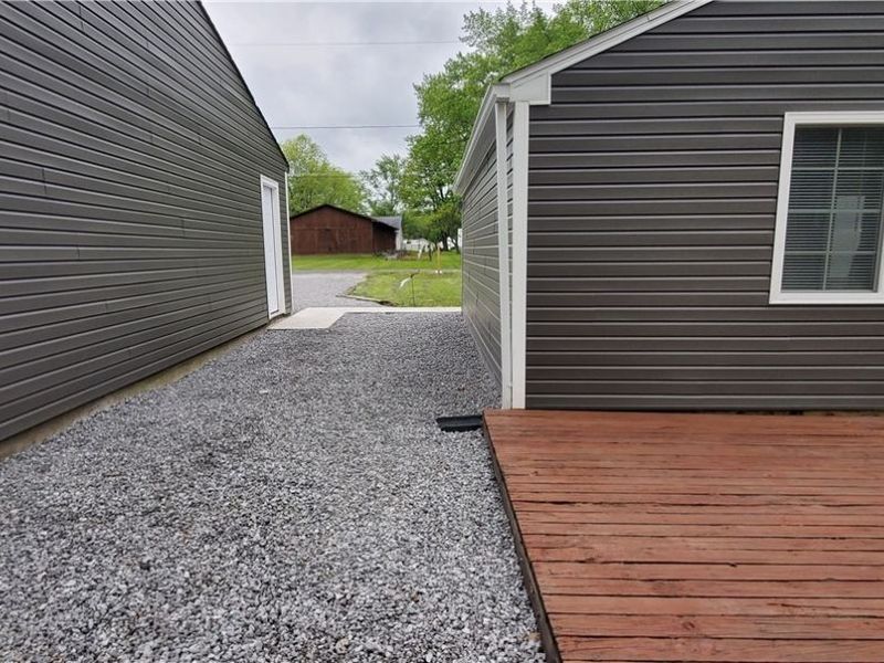 724 Briggs Road, Leavittsburg, OH 44430 Photo 6