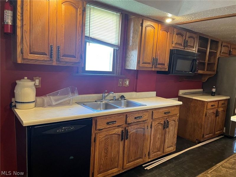 304 Lowell Avenue NE, Warren, OH 44483 Photo 13