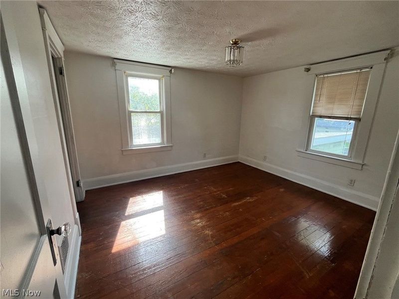 304 Lowell Avenue NE, Warren, OH 44483 Photo 8