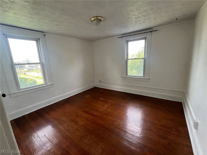 304 Lowell Avenue NE, Warren, OH 44483 Photo 9