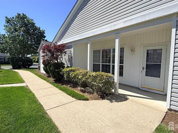 440 Bluebird Drive , Monroe Township, NJ 08831