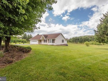 2220 PINEWOODS ROAD, QUICKSBURG, VA 22847