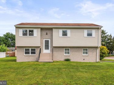 2 CAROLE COURT, GETTYSBURG, PA 17325