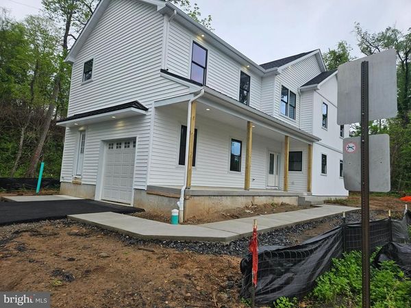819 READING AVENUE , MORRISVILLE, PA 19067