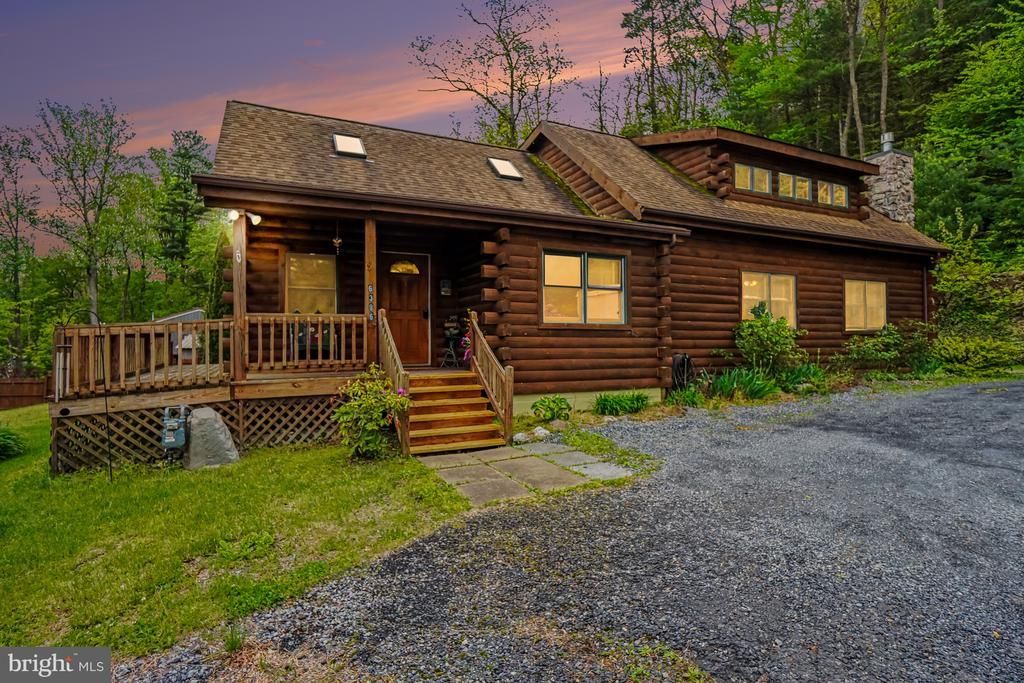 6386 CHAMBERSBURG ROAD  Fayetteville, PA 17222