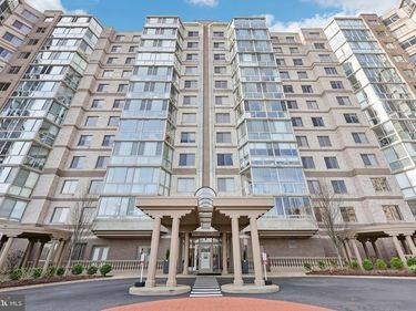 19375 CYPRESS RIDGE TERRACE, Unit 621, LEESBURG, VA 20176
