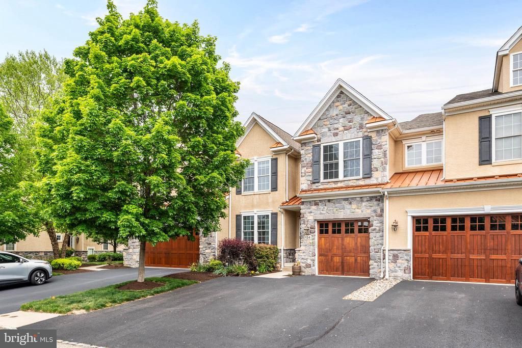 134 CARRIAGE COURT, PLYMOUTH MEETING, PA 19462