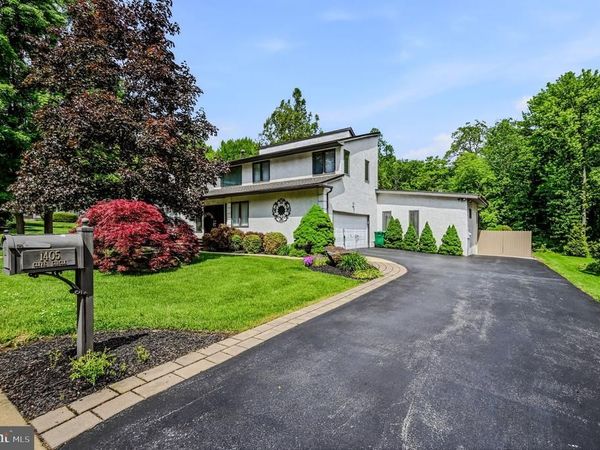 1405 CLIVE CIRCLE , WILMINGTON, DE 19803